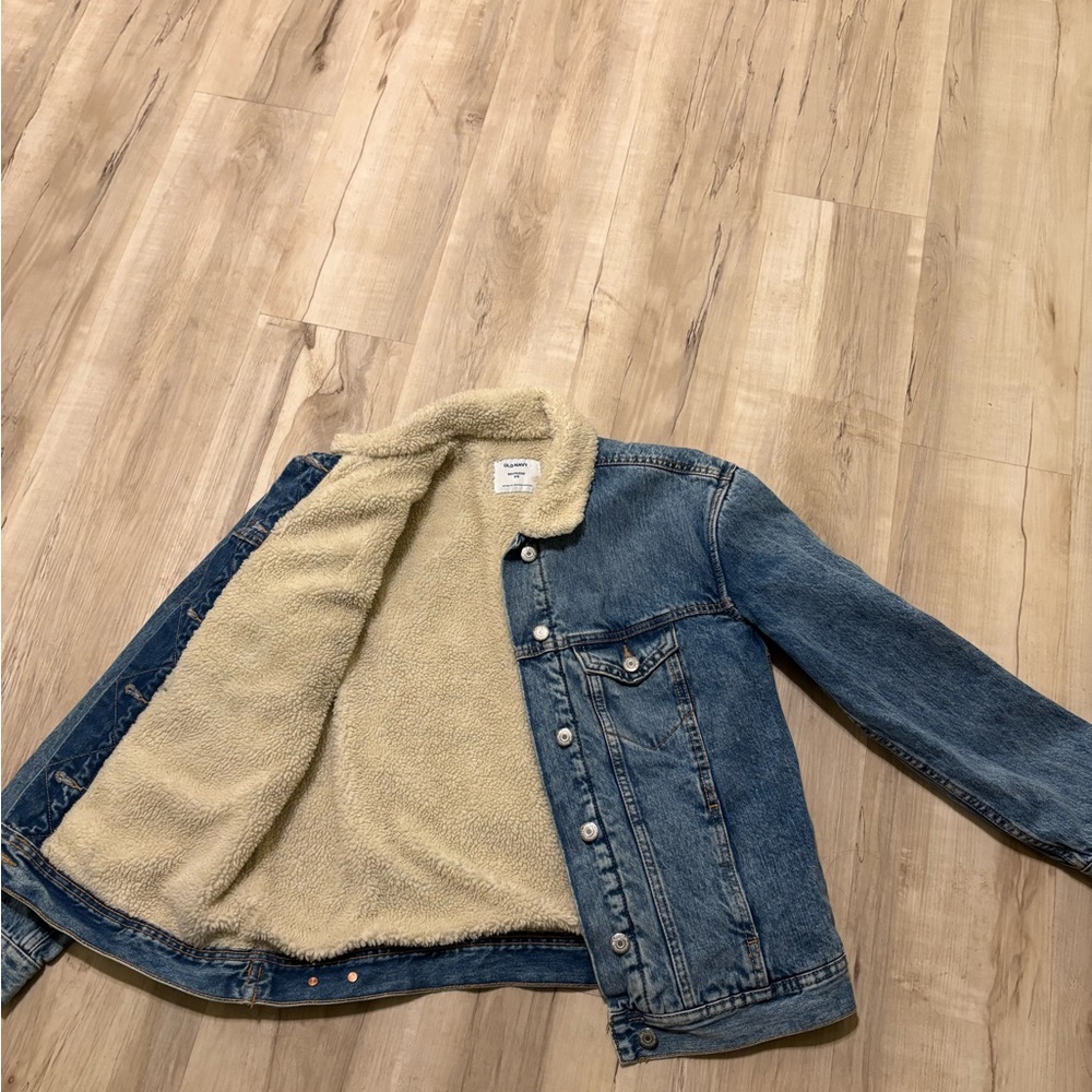 Women’s Denim Jacket with Sherpa Lining - Picture 3 of 3